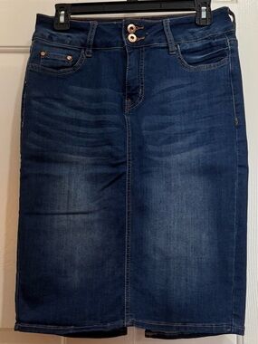 NWOT !it jeans Women's Dark Blue Jean Skirt Size 6